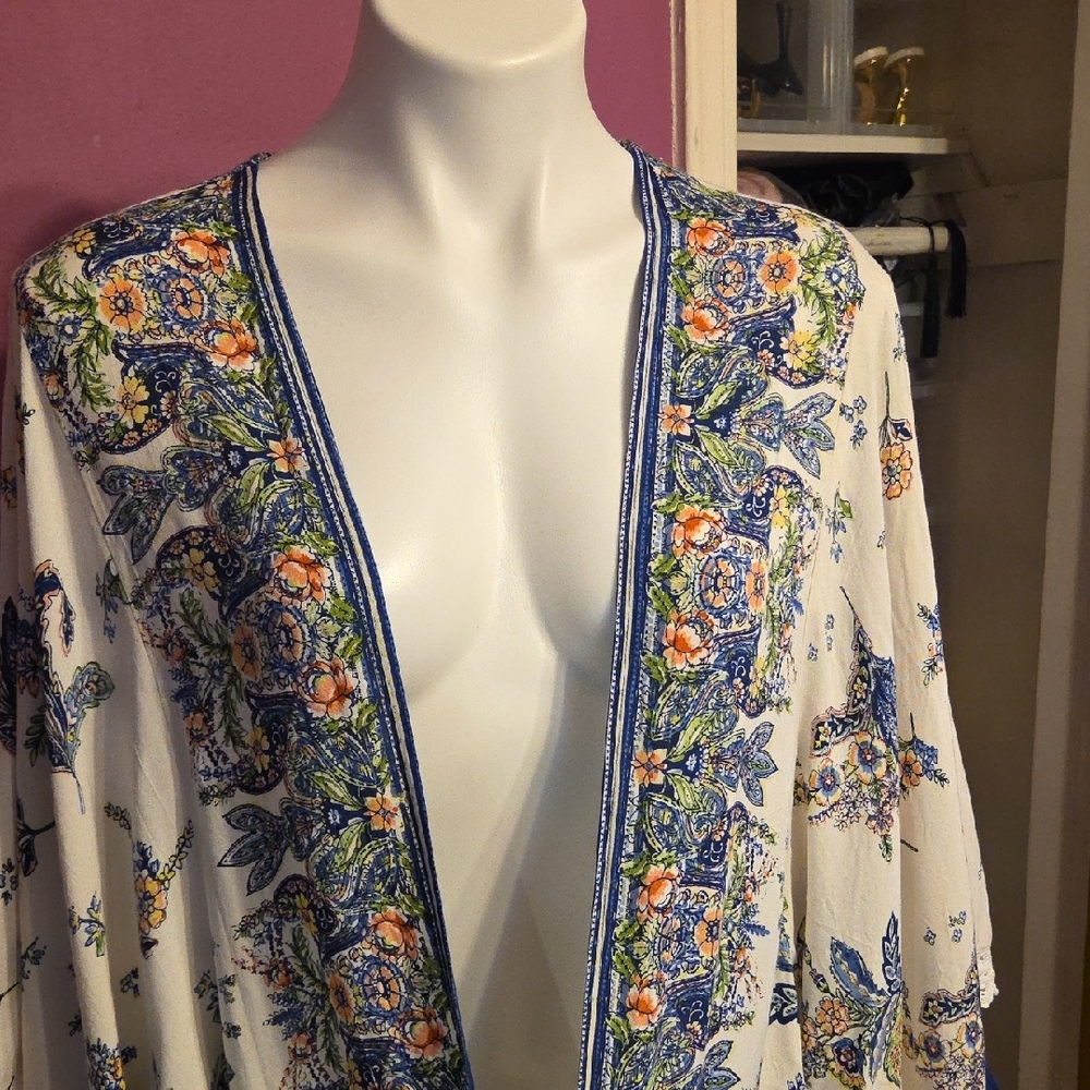 Angie Floral Kimono in Cream and Blue